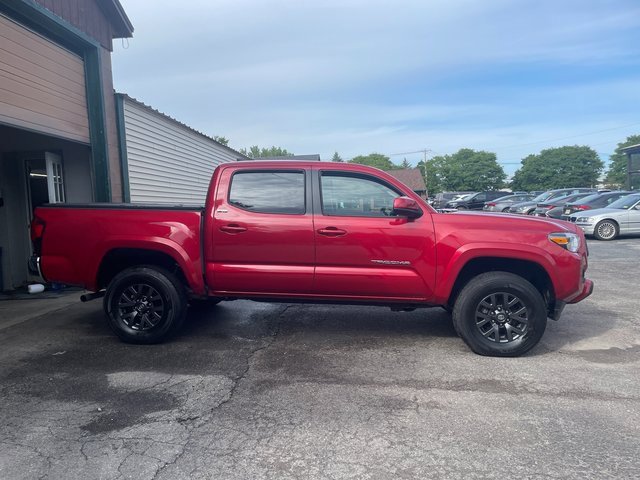 2023 Toyota Tacoma SR5 photo 2