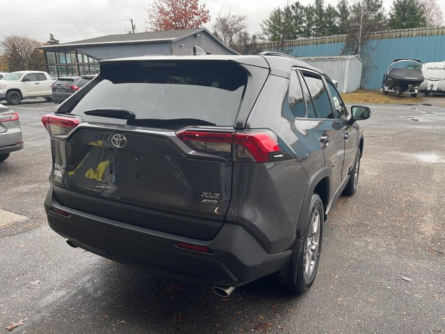 2025 Toyota RAV4 XLE photo 3