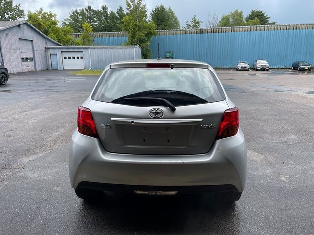 2015 Toyota Yaris L photo 3
