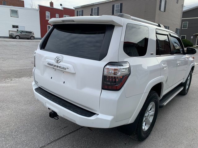 2019 Toyota 4Runner SR5 photo 3