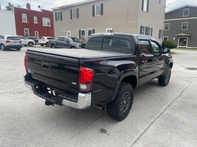 2018 Toyota Tacoma SR5 photo 3