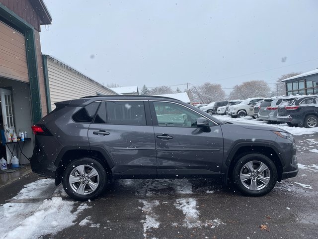 2025 Toyota RAV4 XLE photo 2