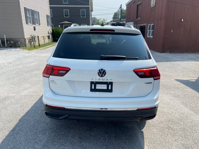 2022 Volkswagen Tiguan SE photo 3