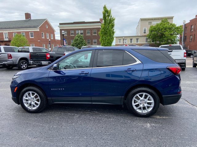 2022 Chevrolet Equinox LT photo 2