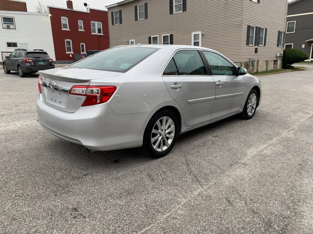 2014 Toyota Camry XLE photo 4