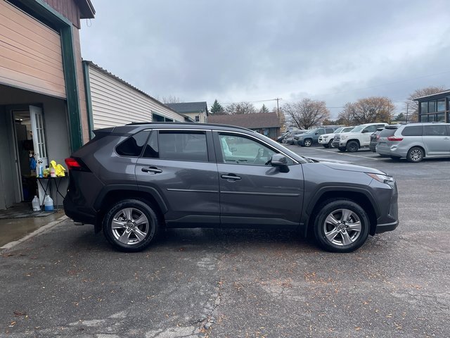 2025 Toyota RAV4 XLE photo 2