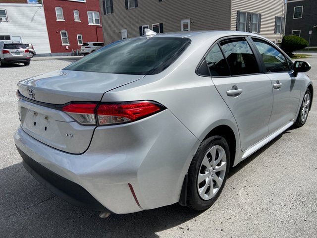 2023 Toyota Corolla LE photo 3