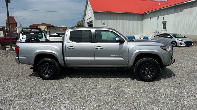 Used 2021 Toyota Tacoma SR5 with VIN 3TMCZ5AN0MM418121 for sale in Saint Albans, VT