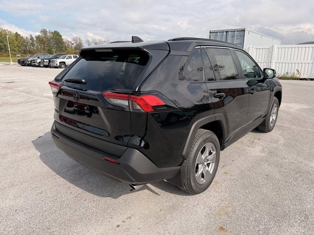 2025 Toyota RAV4 XLE photo 3