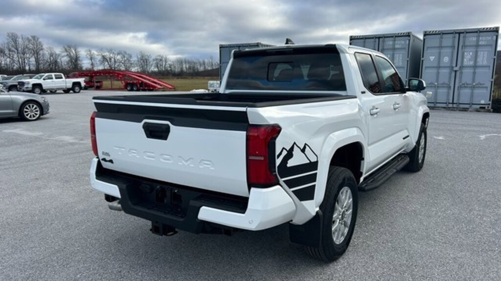 New 2025 Toyota Tacoma SR5 4X4 DOUBLE CAB