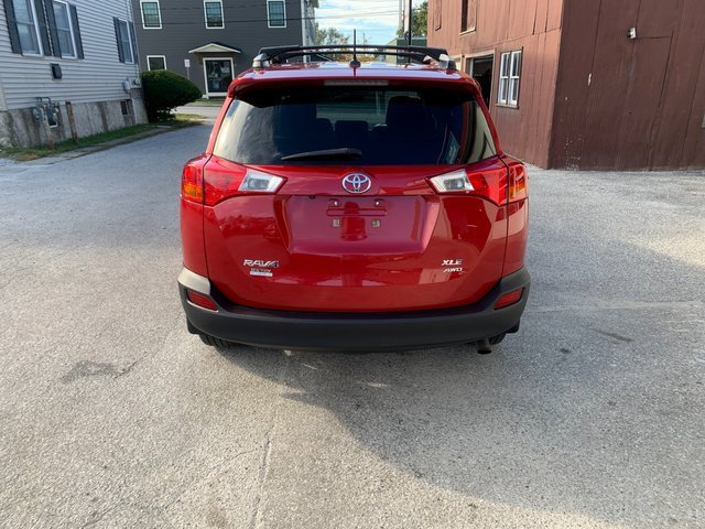 2014 Toyota RAV4 XLE photo 4