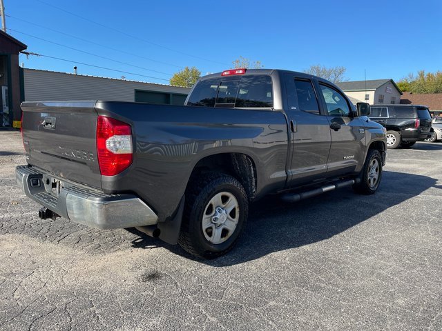 2016 Toyota Tundra SR5 Double Cab photo 3