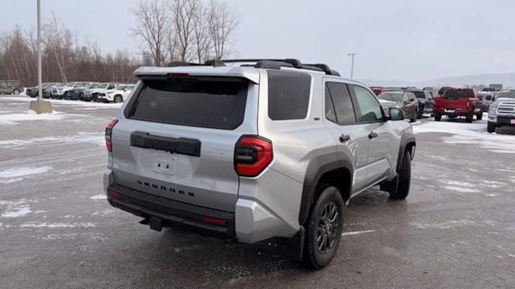 New 2025 Toyota 4Runner SR5 4WD SR5
