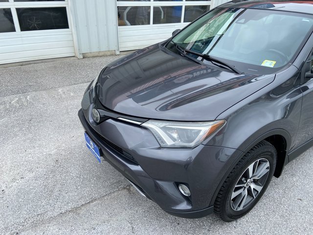 2017 Toyota RAV4 XLE photo 2
