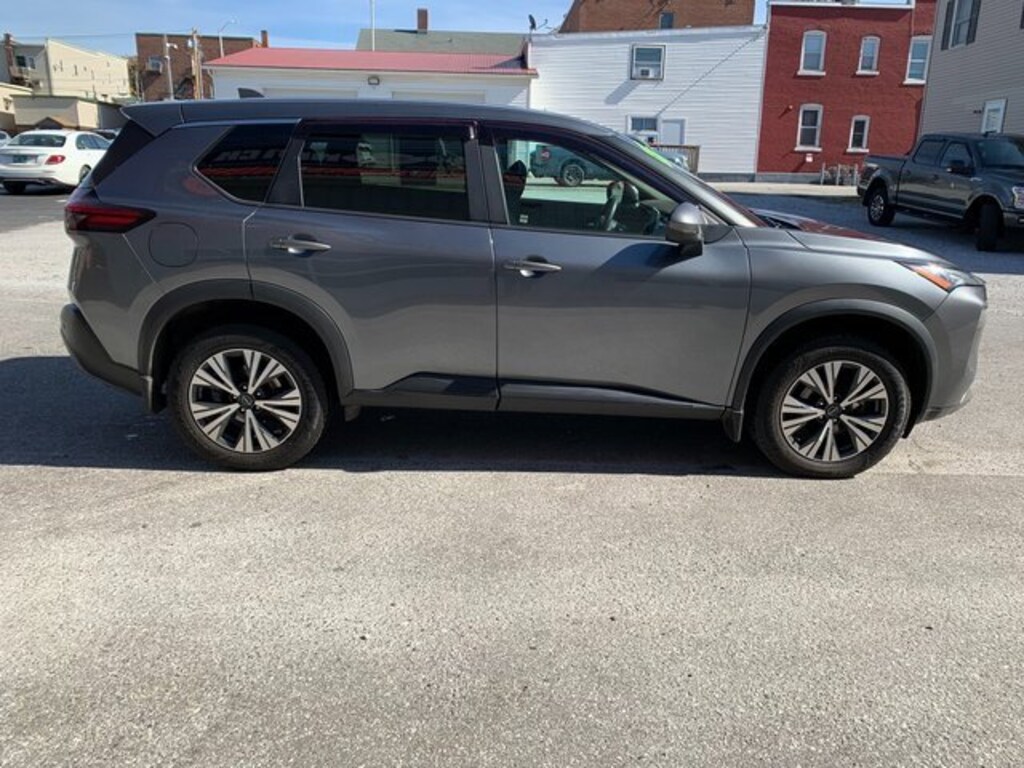 Used 2022 Nissan Rogue SV SUV