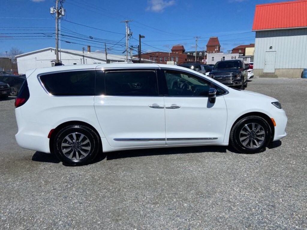 Used 2023 Chrysler Pacifica Plug-In Hybrid Limited Van Passenger Van