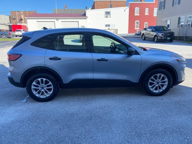 2022 Ford Escape S photo 2