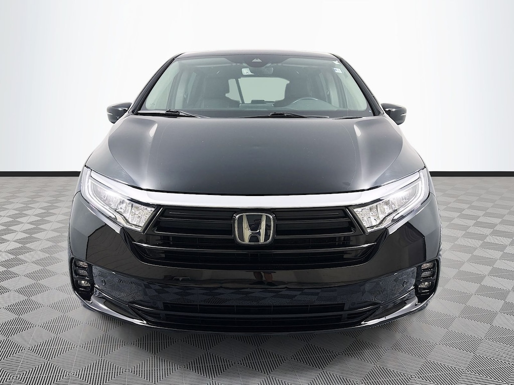 Used 2023 Honda Odyssey Touring Van