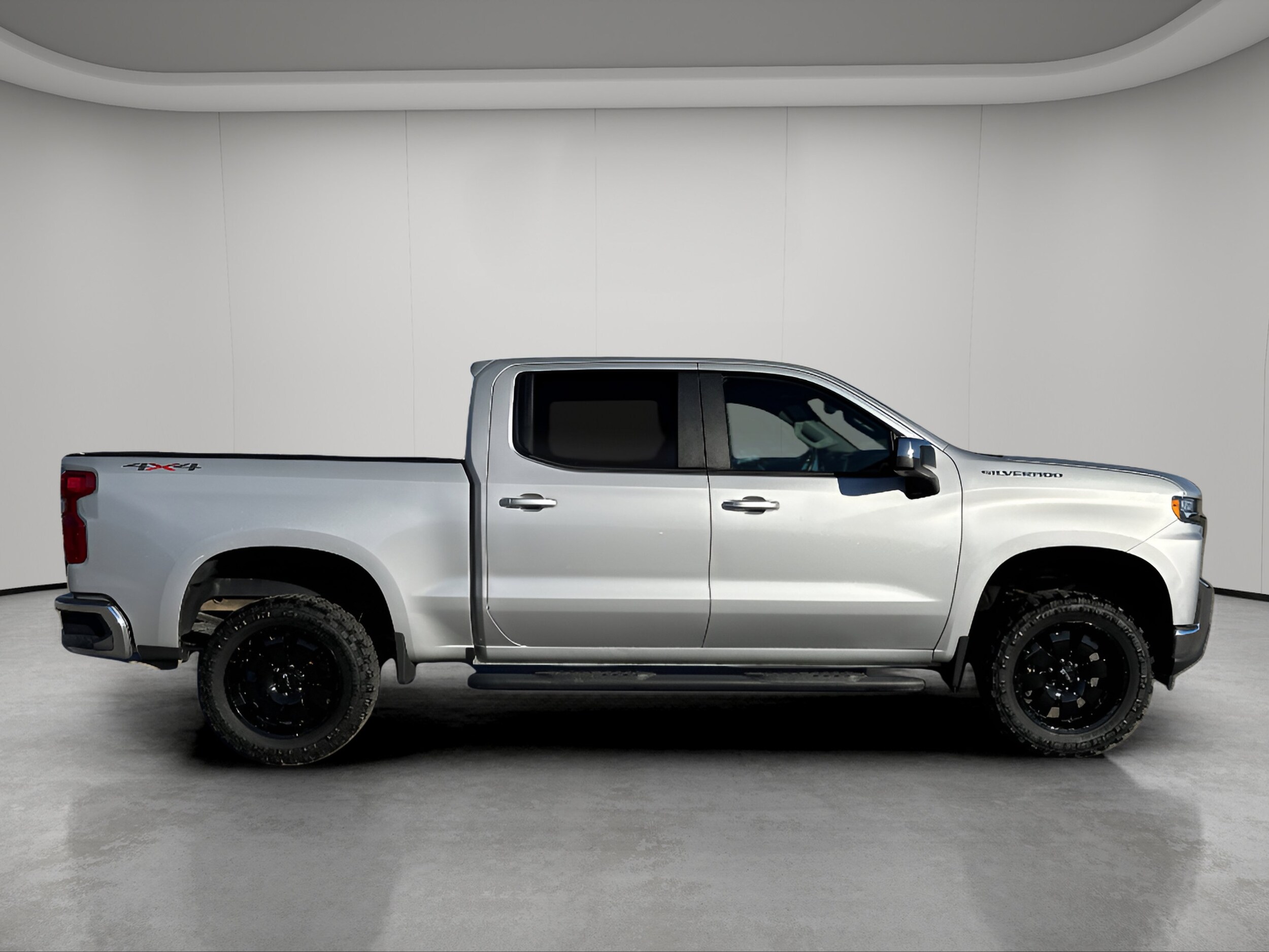 2020 Chevrolet Silverado 1500 photo 2