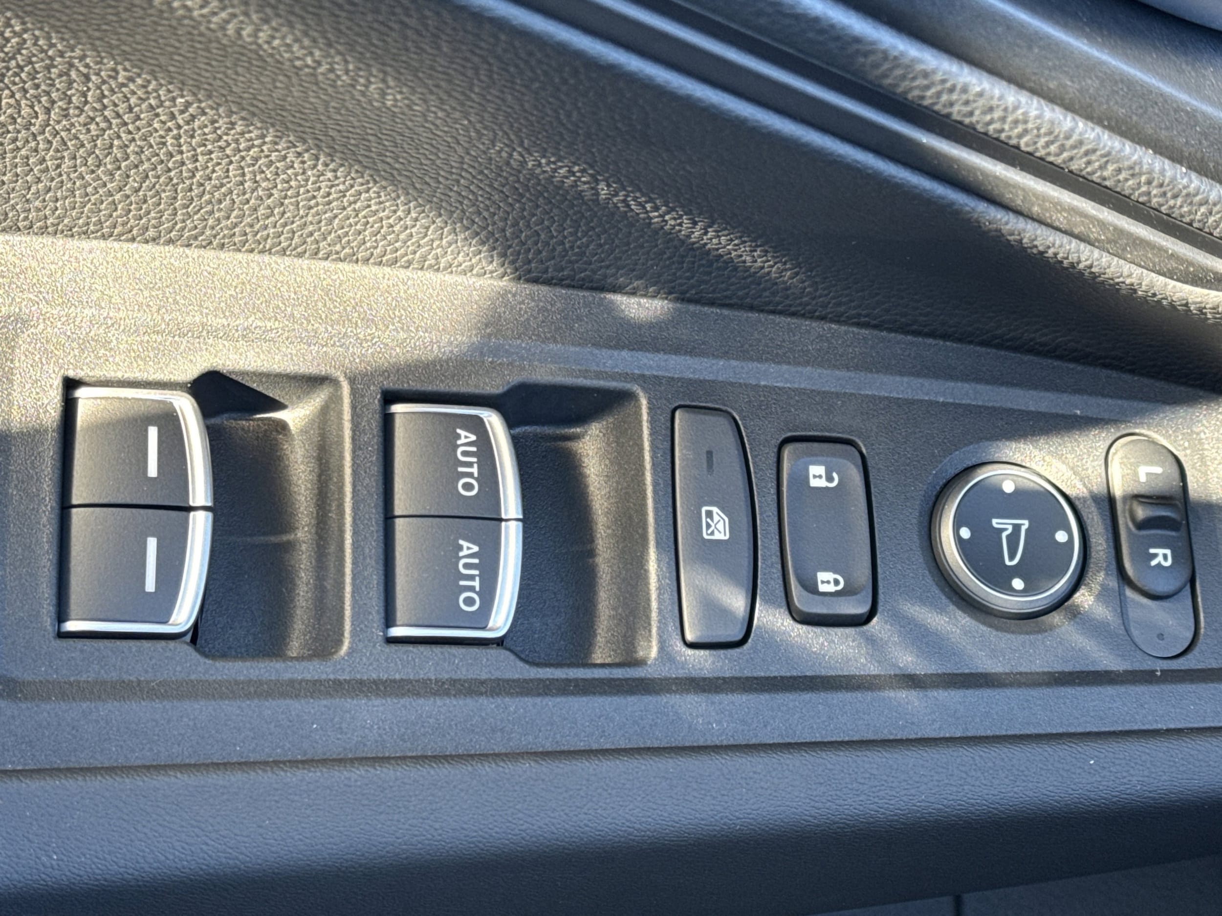 2025 Honda Accord LX - Photo 10
