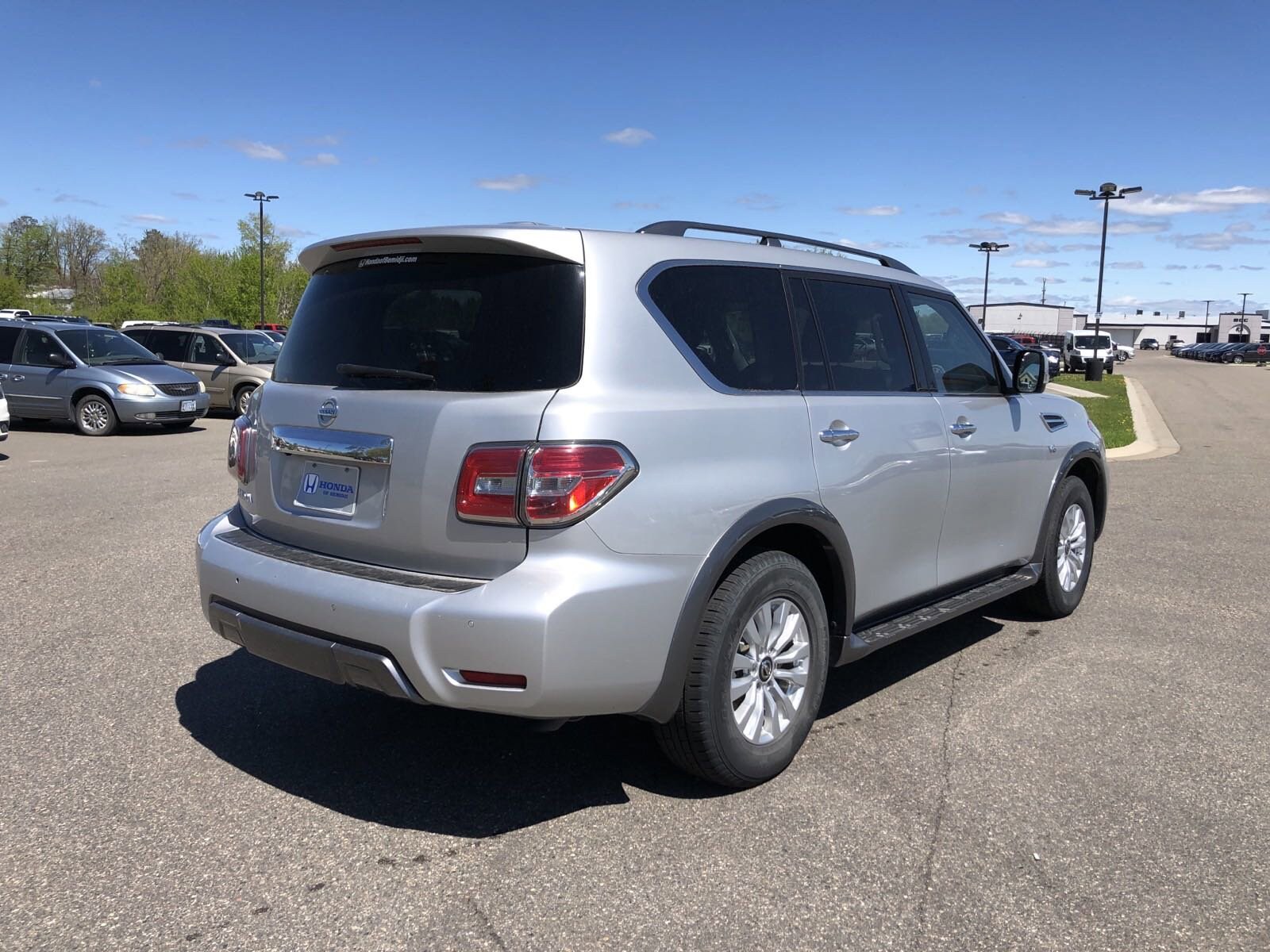 2020 Nissan Armada SV photo 3