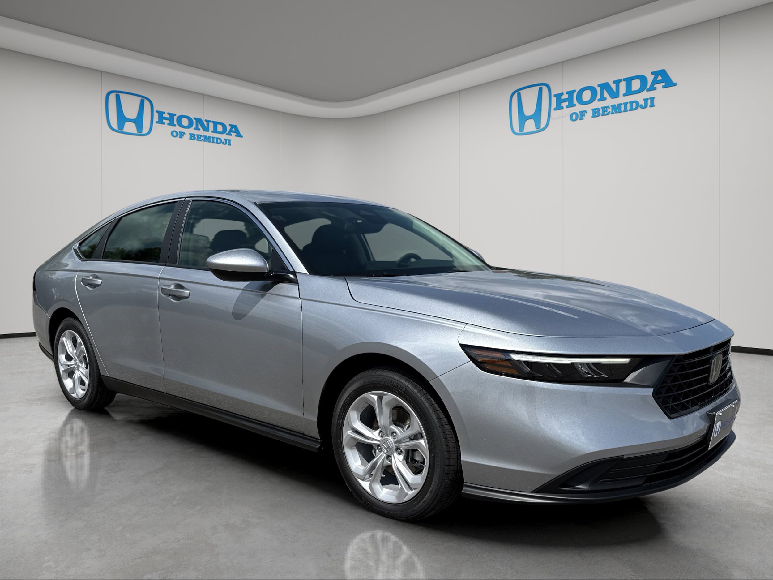 2025 Honda Accord LX's photo