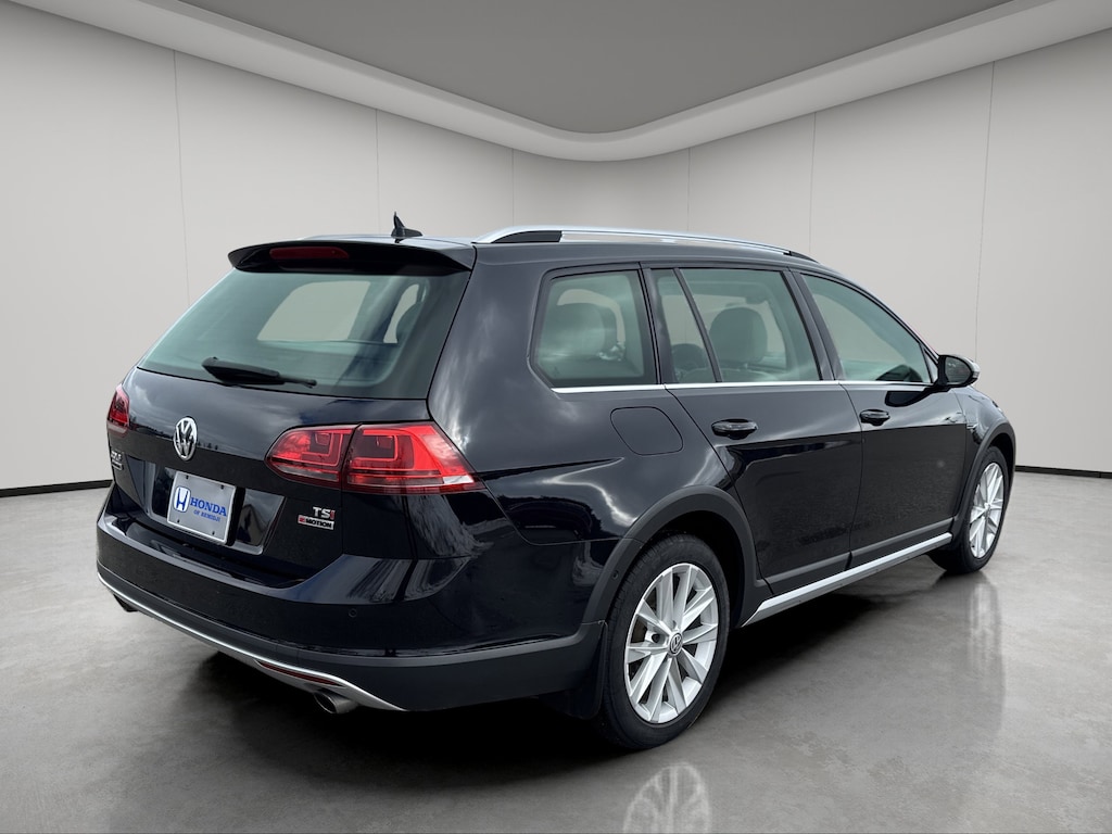 Used 2017 Volkswagen Golf Alltrack Wagon
