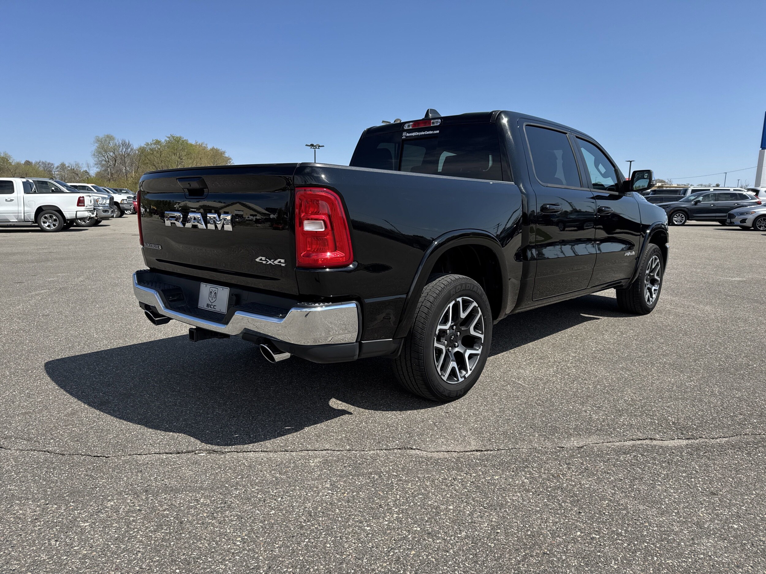 2025 Ram 1500 Laramie photo 3