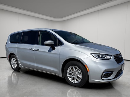 2023 Chrysler Pacifica Van