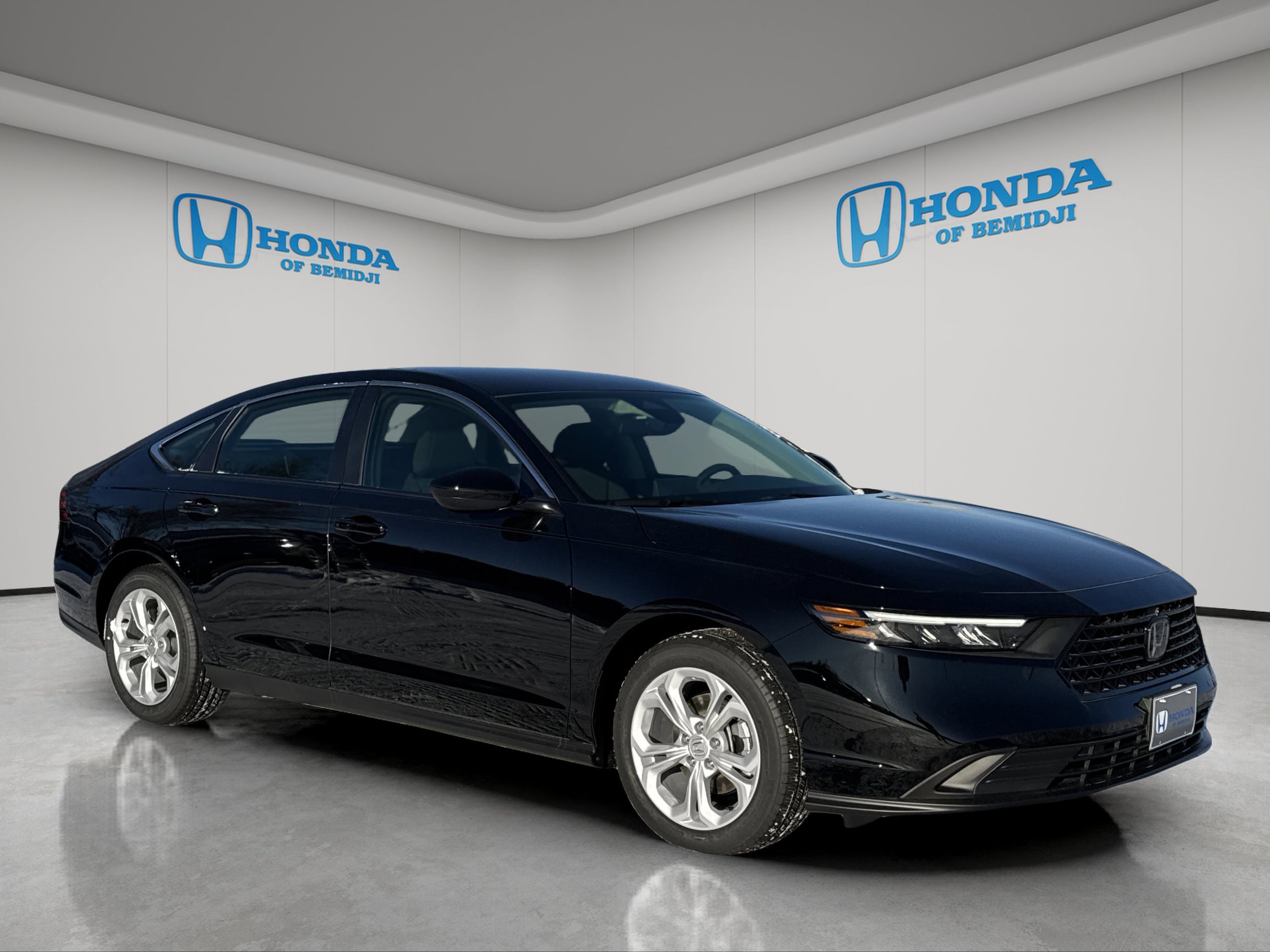 2025 Honda Accord LX's photo