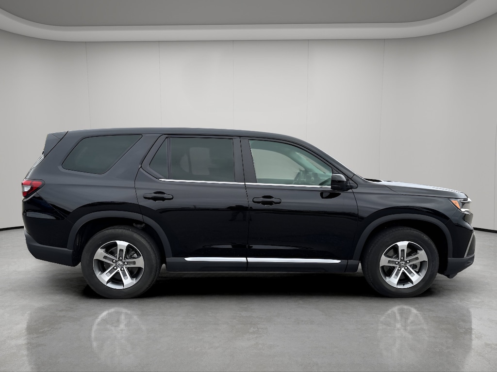 Used 2025 Honda Pilot SUV