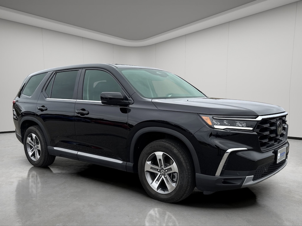 Used 2025 Honda Pilot SUV