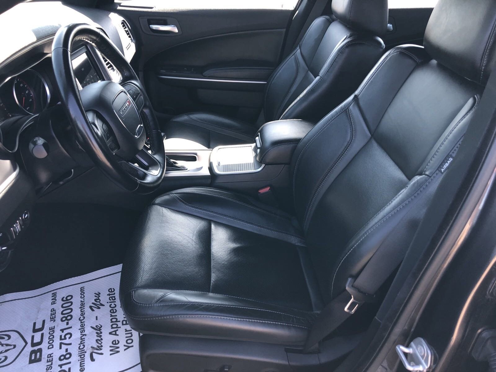 2021 Dodge Charger SXT photo 4