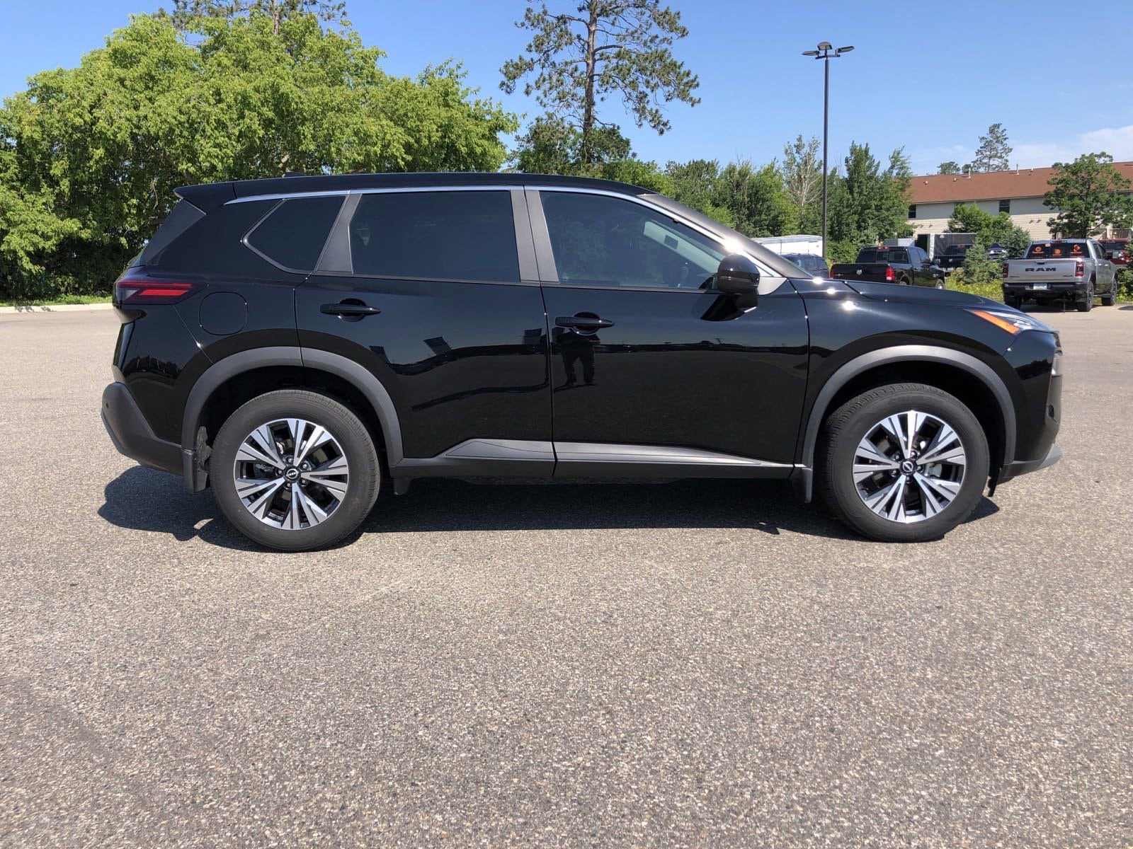 Used 2023 Nissan Rogue SV with VIN 5N1BT3BB5PC691899 for sale in Bemidji, Minnesota