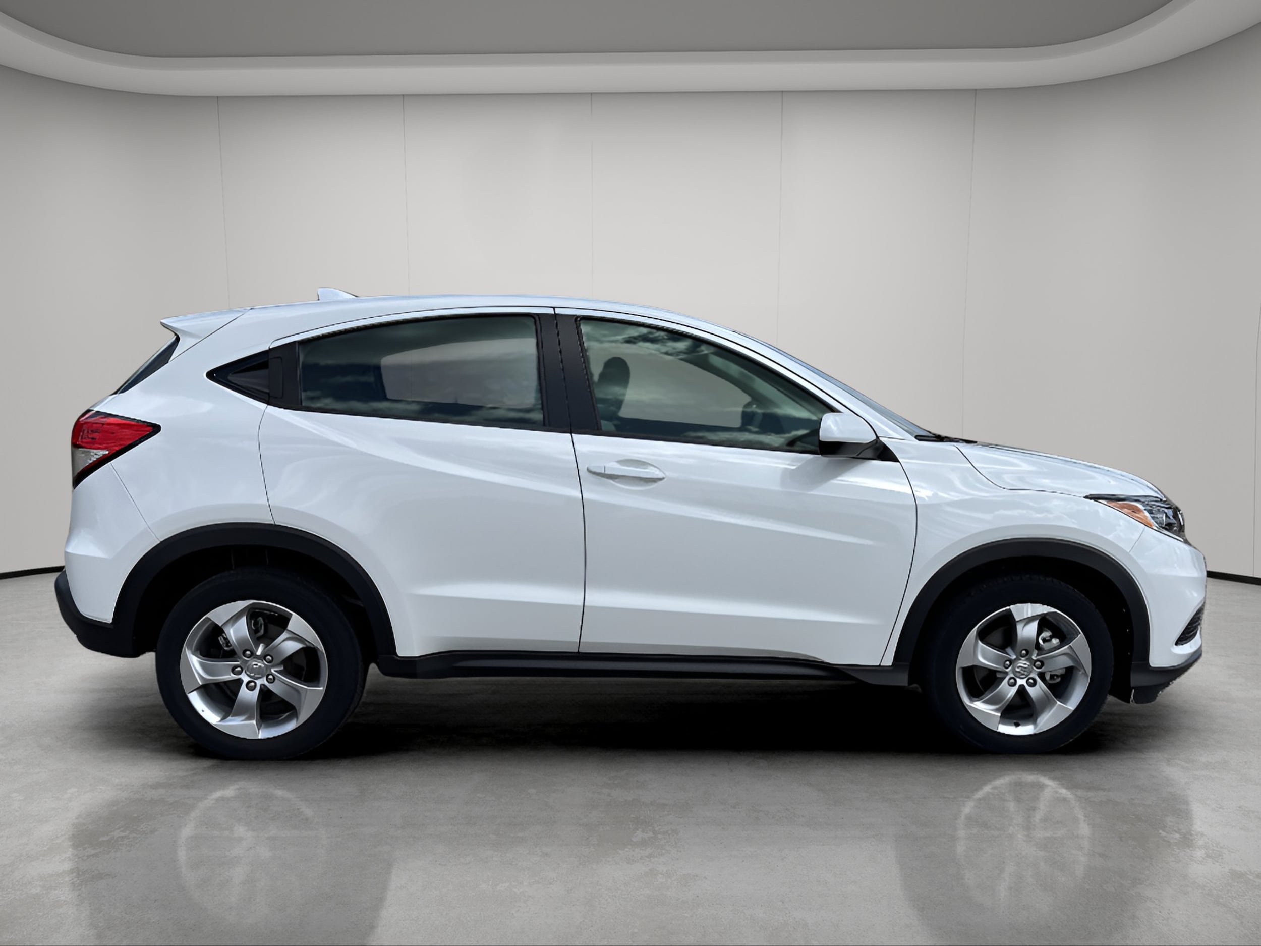 Used 2021 Honda HR-V LX with VIN 3CZRU6H38MM702982 for sale in Bemidji, Minnesota