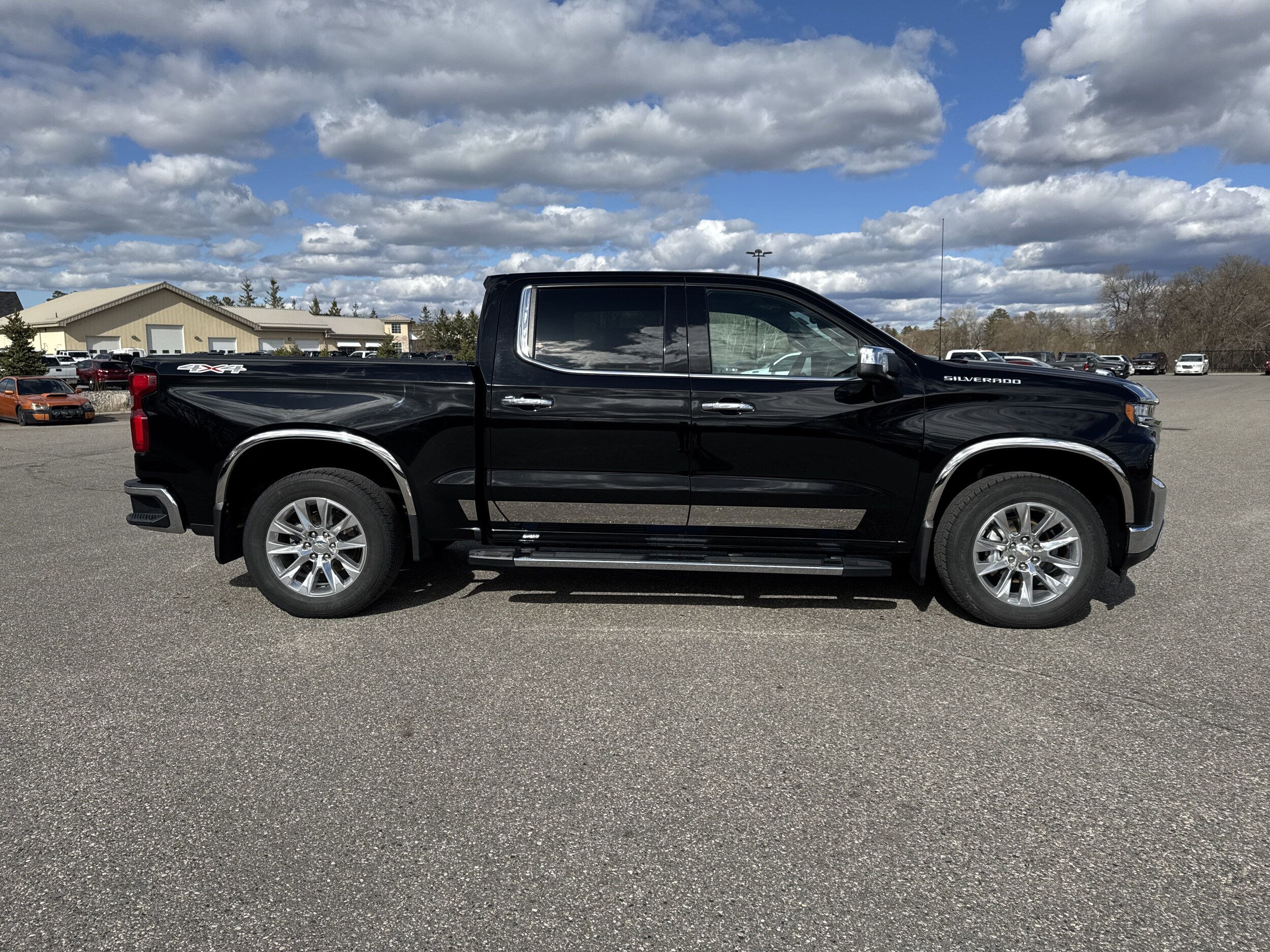 2022 Chevrolet Silverado 1500 photo 2