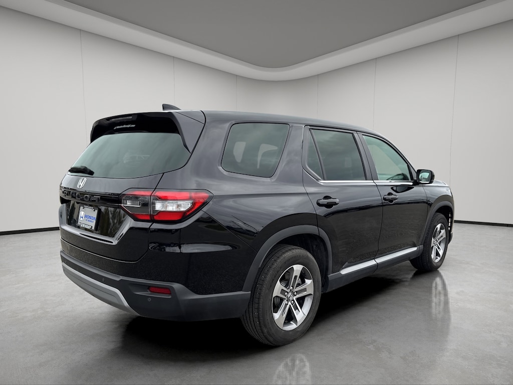 Used 2025 Honda Pilot SUV