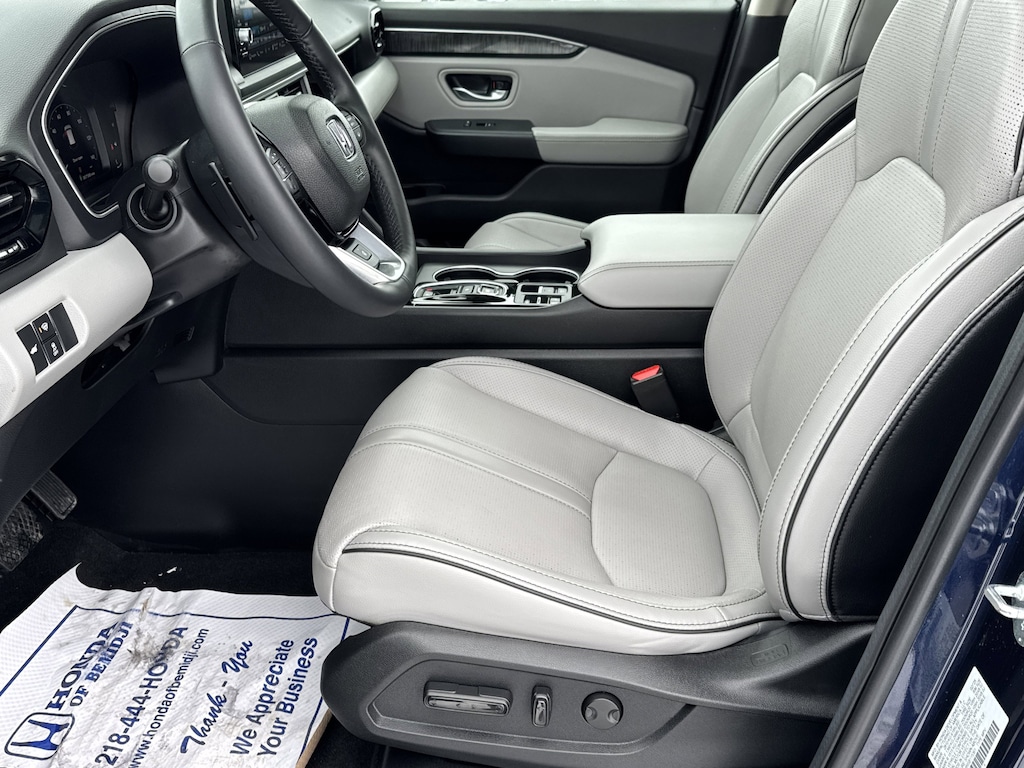 Used 2025 Honda Pilot SUV