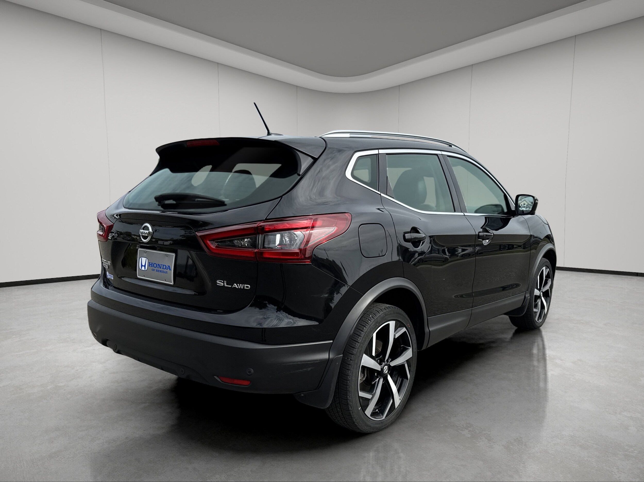 2022 Nissan Rogue Sport SL photo 3