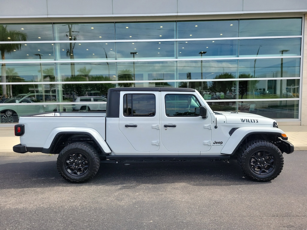 Used 2023 Jeep Gladiator Sport Truck Crew Cab