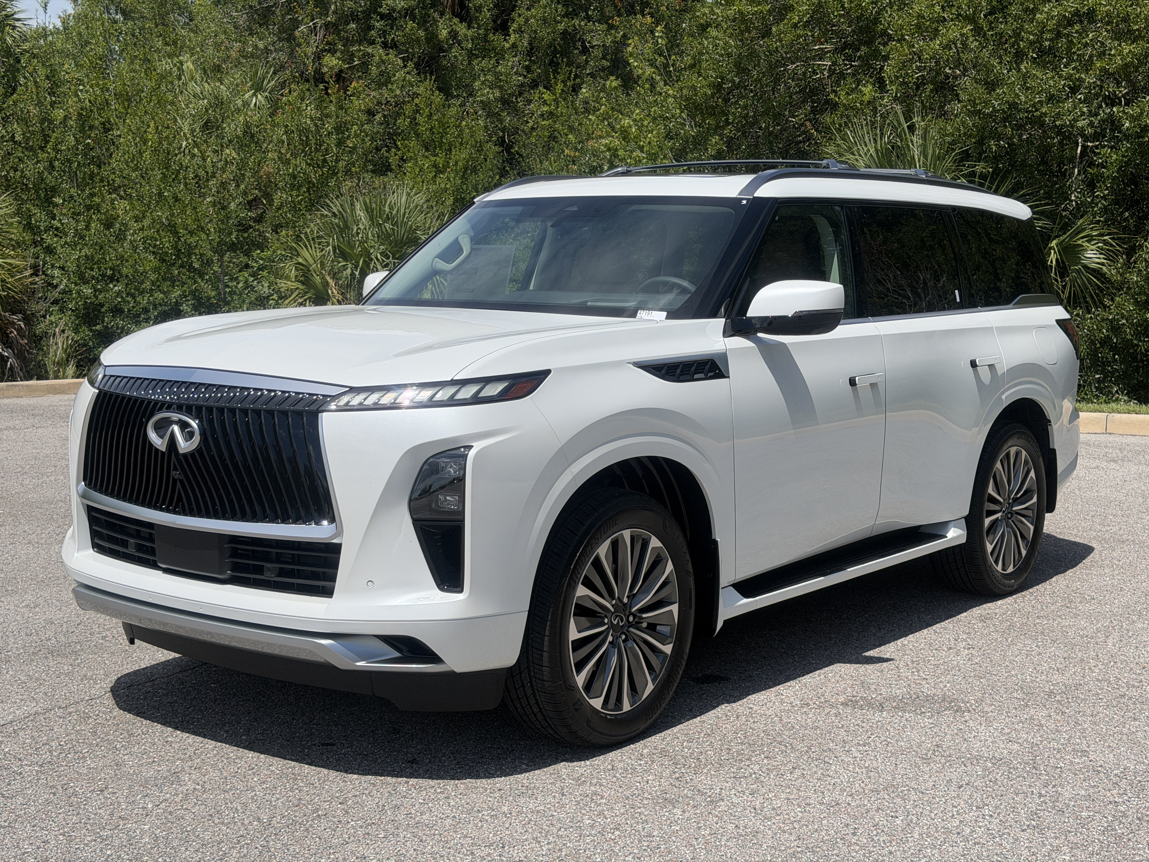 New 2027 INFINITI QX80 LUXE SUV