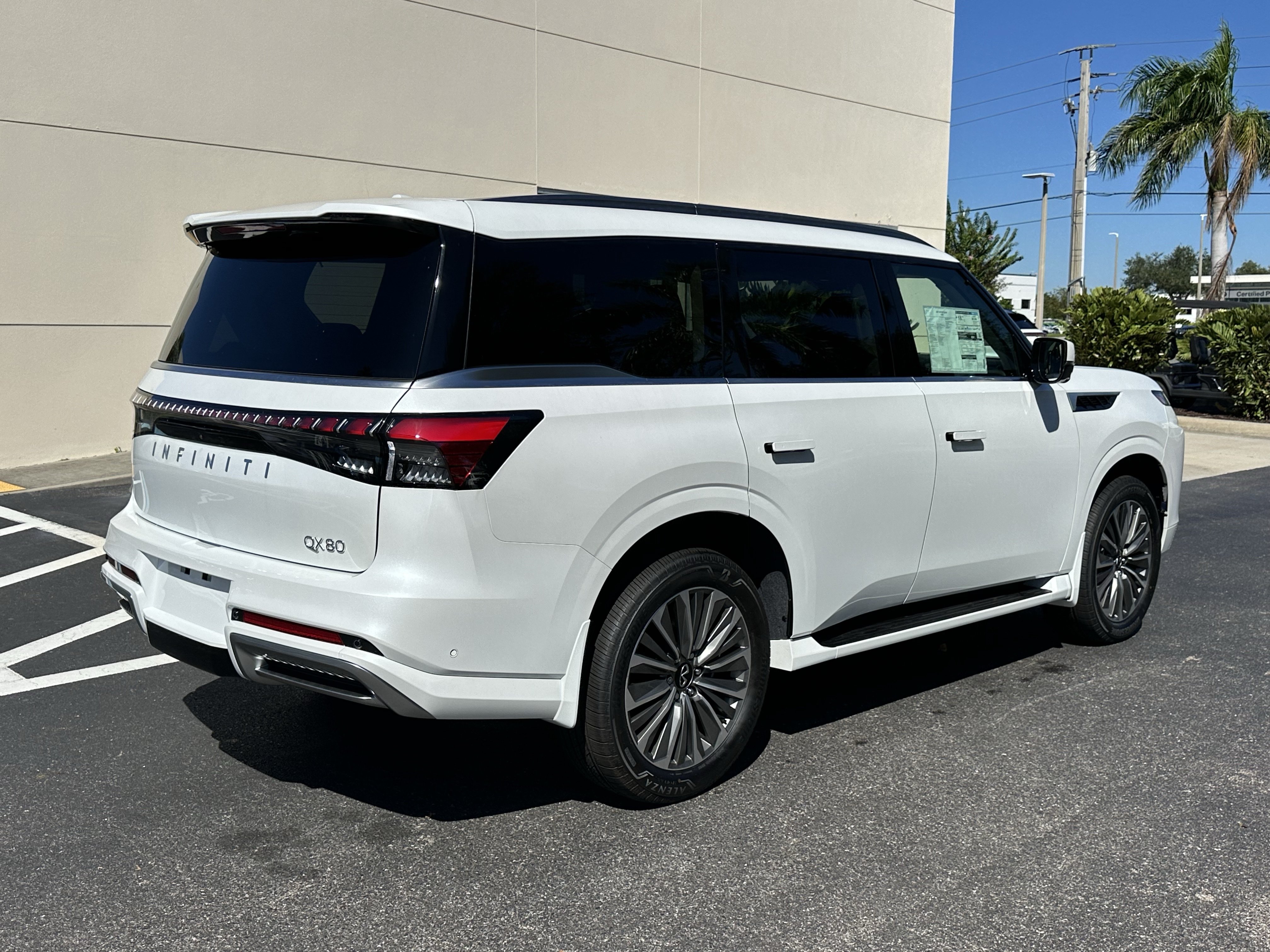 New 2027 INFINITI QX80 LUXE SUV