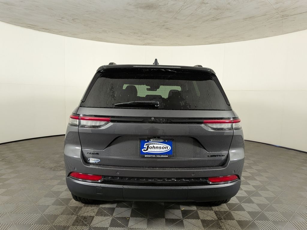 2025 Jeep Grand Cherokee Limited photo 2