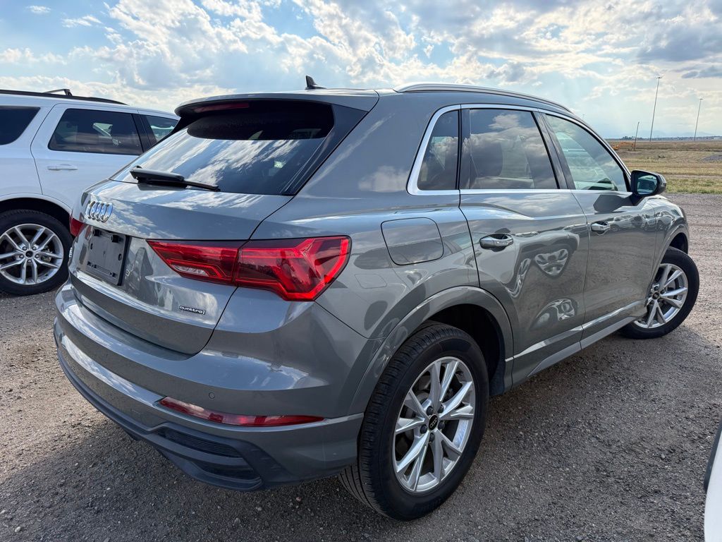 2023 Audi Q3 45 TFSI S line Premium photo 3