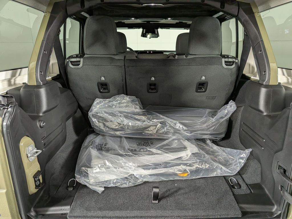 2026 Jeep Wrangler 4-Door Willys - Photo 11
