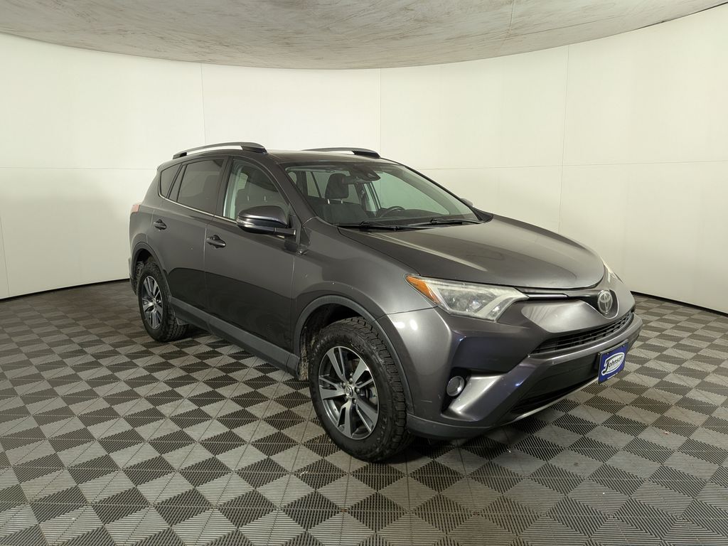 2018 Toyota RAV4 XLE photo 4