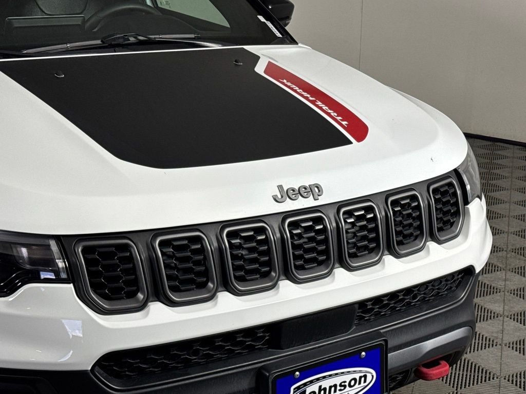 2025 Jeep Compass Trailhawk - Photo 4