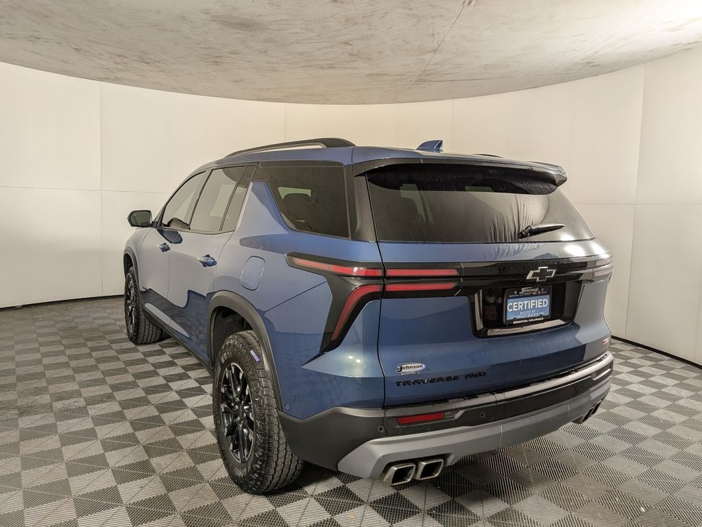 2024 Chevrolet Traverse Z71 photo 2