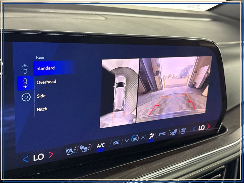 2025 Chevrolet Suburban Premier - Photo 17