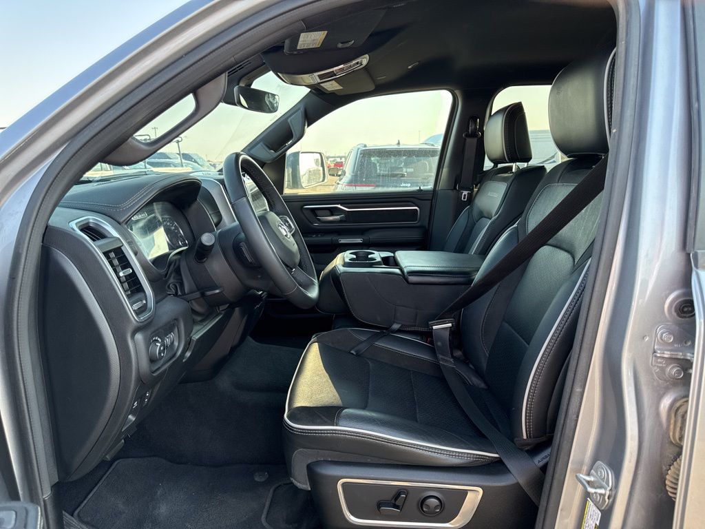 2025 Ram 1500 Laramie photo 2